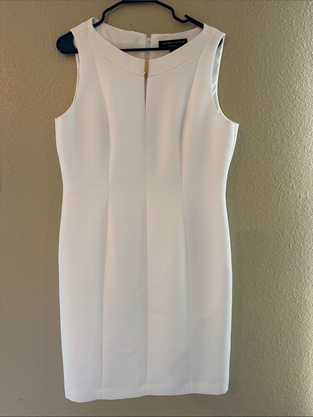 Tahari ASL White Sleeveless Sheath Dress